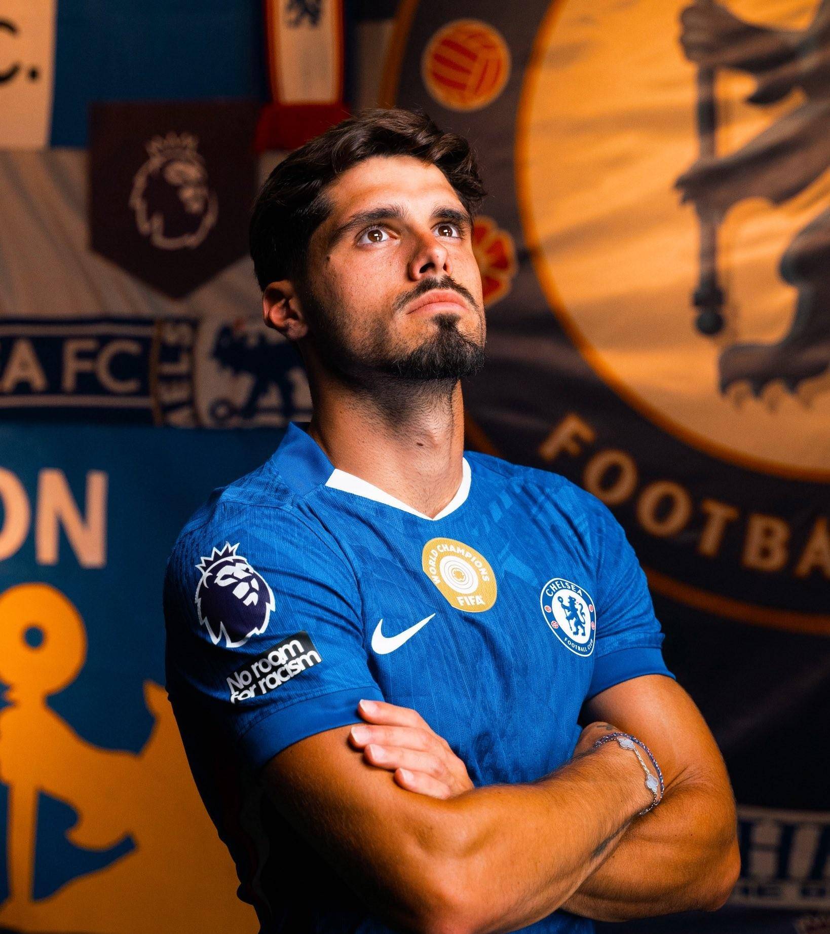 包含西汉姆迎意甲关键赛,赛后战术微调,引发热议,年轻球员得到机会的词条 包含西汉姆迎意甲关键赛,赛后战术微调,引发热议,年轻球员得到机会的词条