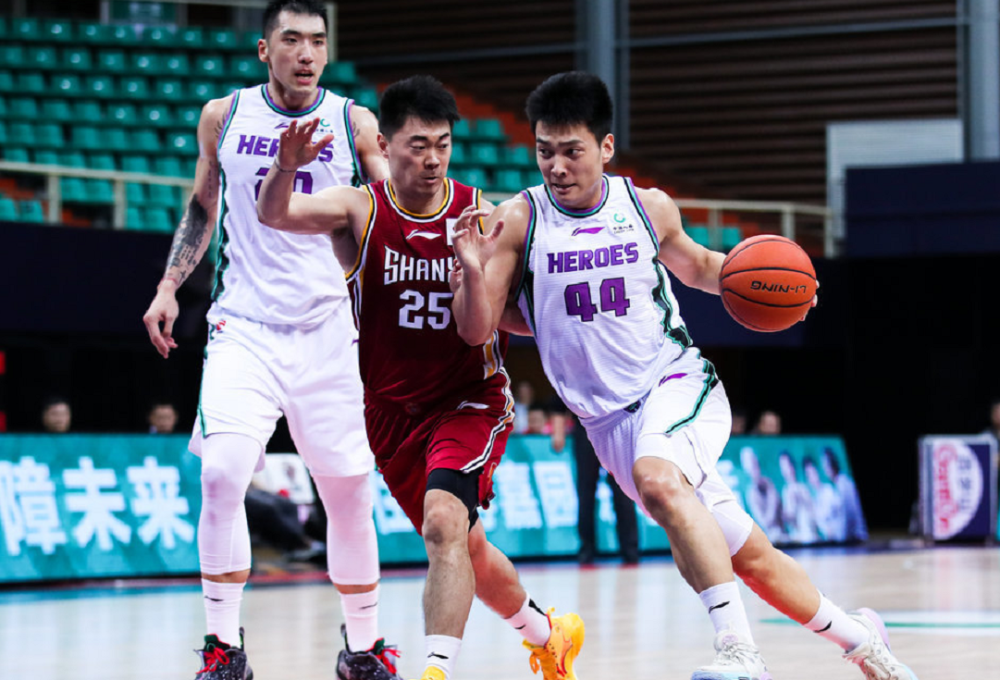 包含离谱！巴特勒连续十五场比赛得分超过败北澳大利亚队带队取胜，关键时刻山东男篮调整名单以备足总杯的词条