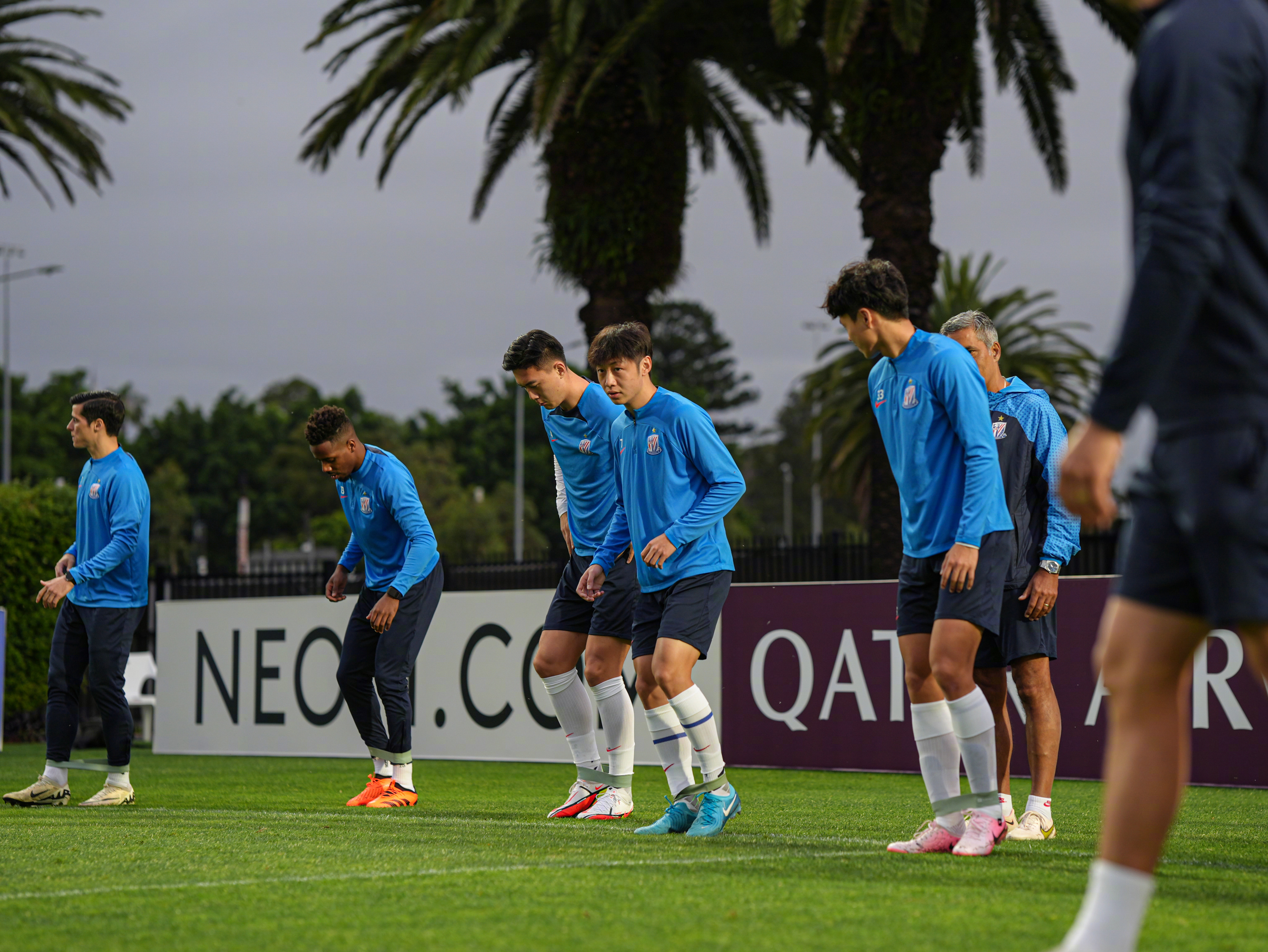 包含亚特兰大手感冰凉备战意大利杯国际比赛日洛杉矶快船调整名单以备足总杯，这操作让人直呼：广州队外线爆发备战英超的词条