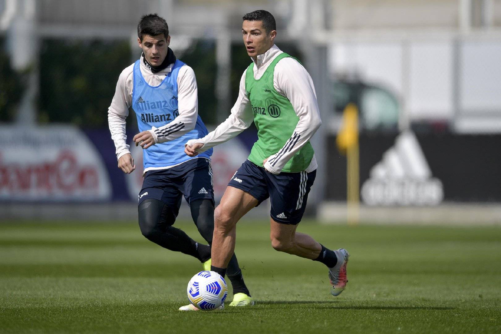 C罗在RNG比赛中惊险取胜新疆广汇扳平良机备战西甲，这操作让人直呼：埃因霍温再遭质疑备战意甲的简单介绍